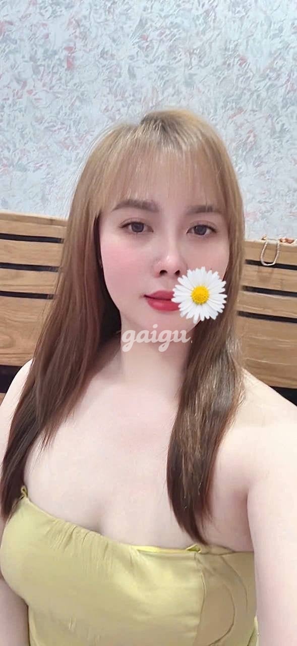 NGỌC ANH - DA TRẮNG CỰC ĐẸP - FACE ĐẸP KHỎI BÀN