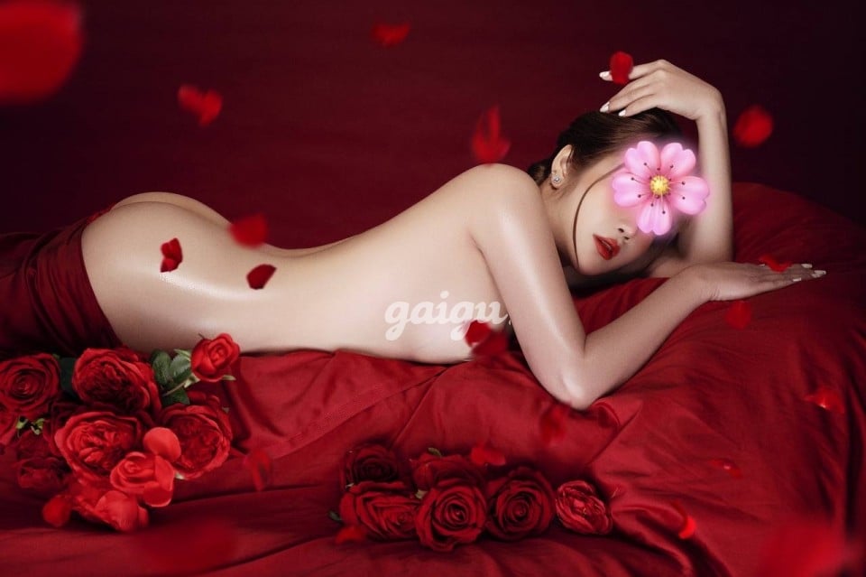 Quỳnh Chi - Em Teen - Xinh Sang Nuột Nà Gặp Là Yêu 第3张