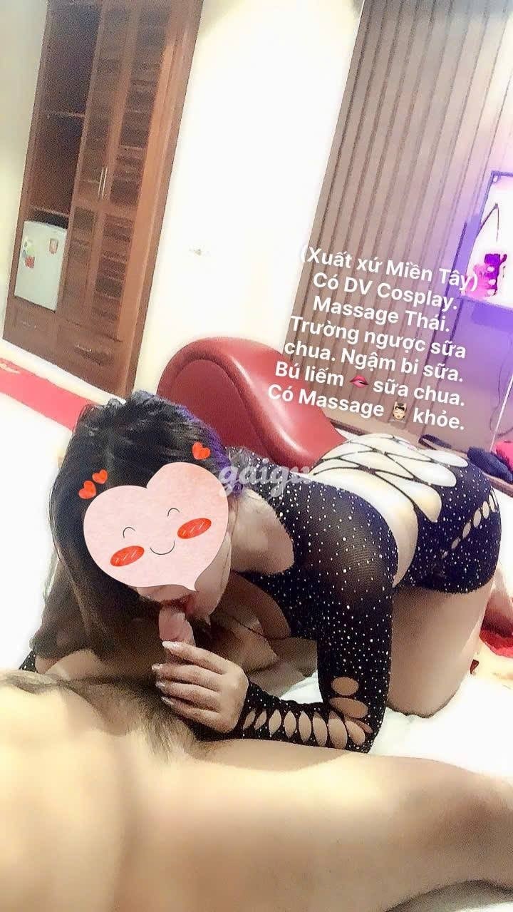 Bé Mon_ Dâm Nữ Body Sexy, Nước Nhiều Rất Kích Thích