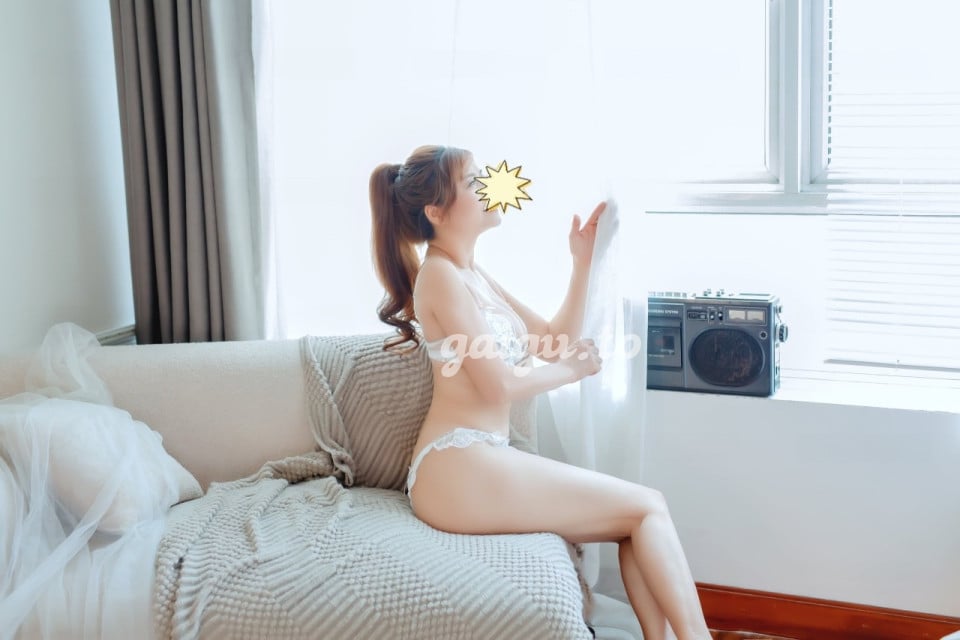 Kim Yến❤Xinh SEXY Nóng Bỏng❤Ngực To Dáng Đẹp❤Cuồng Nhiệt, Chiều Khách, Body Siêu Mẫu❤ 第6张