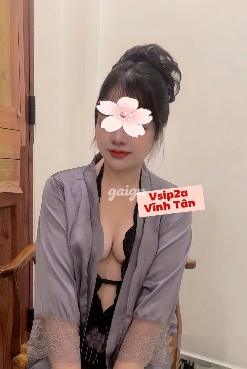 Bích Phương_ Gái Xinh đáng Yêu, Cực Kỳ Chiều Khách 第4张