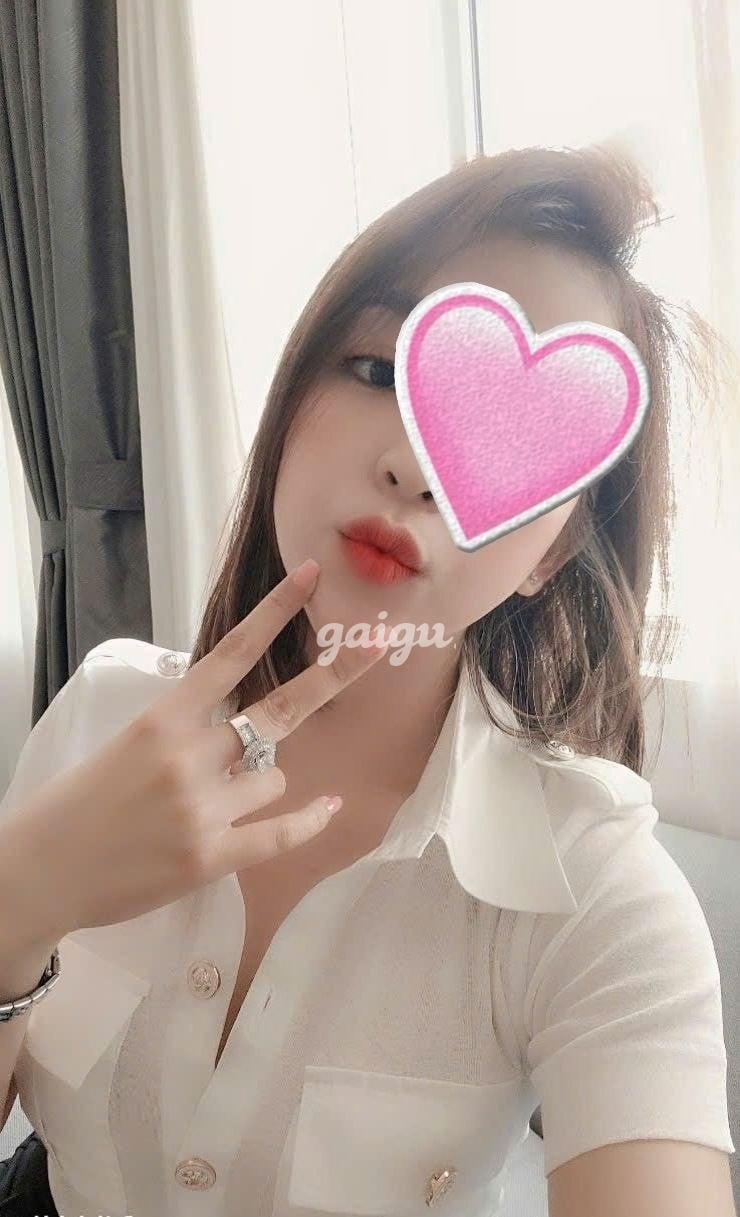 Hot Girl 1m65 ( Hương Trang  ) Da Trắng Nỏn, Dáng Chuẫn, Mặt Xinh.