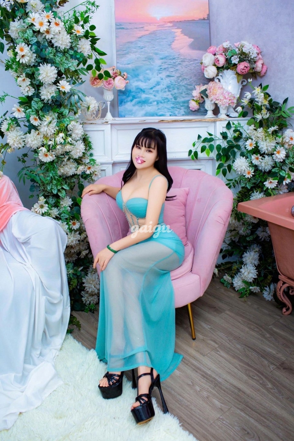 Thùy Linh  - Xinh Baby - Body Chuẩn Hotgirl