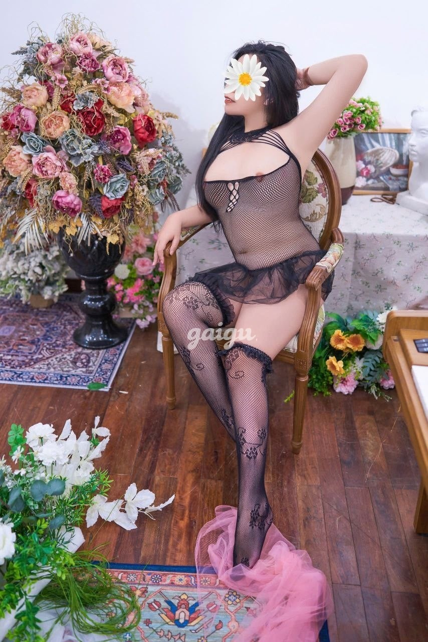 HUYỀN MY - Sexy Thần Dâm Chiều Khách Tê Tái 第4张