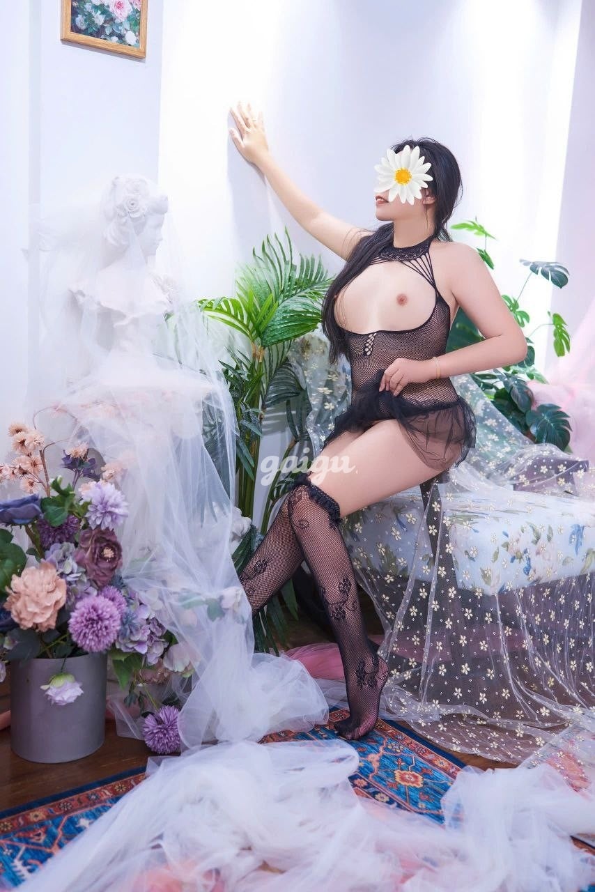 HUYỀN MY - Sexy Thần Dâm Chiều Khách Tê Tái 第8张