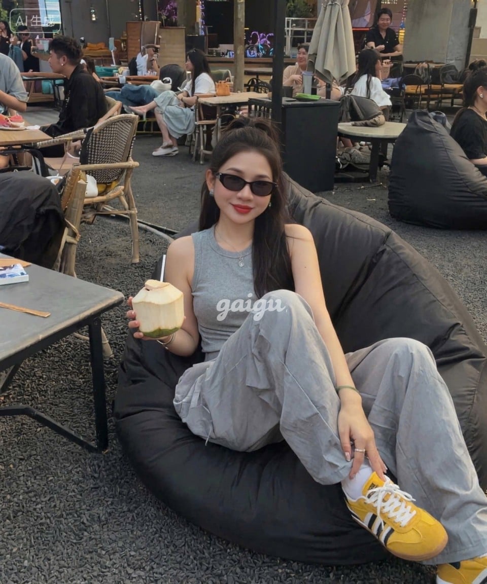 Linh Anh Chân Dài Ngực Nở Mông Cong, Kỹ Năng Làm Tình điêu Luyện 第3张