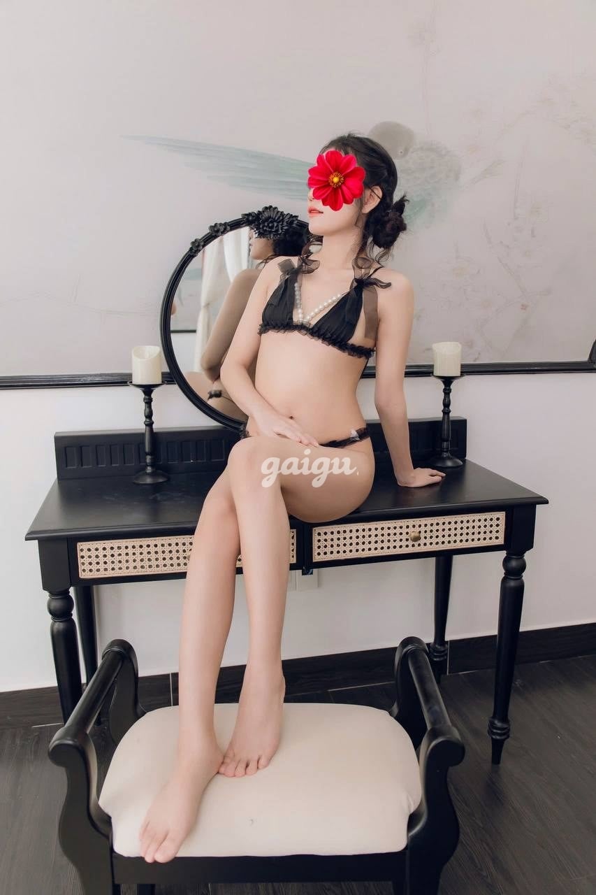 ❤️UYÊN UYÊN❤️ CÔ NÀNG 2k1 LẦN ĐẦU LÊN SÓNG 第5张