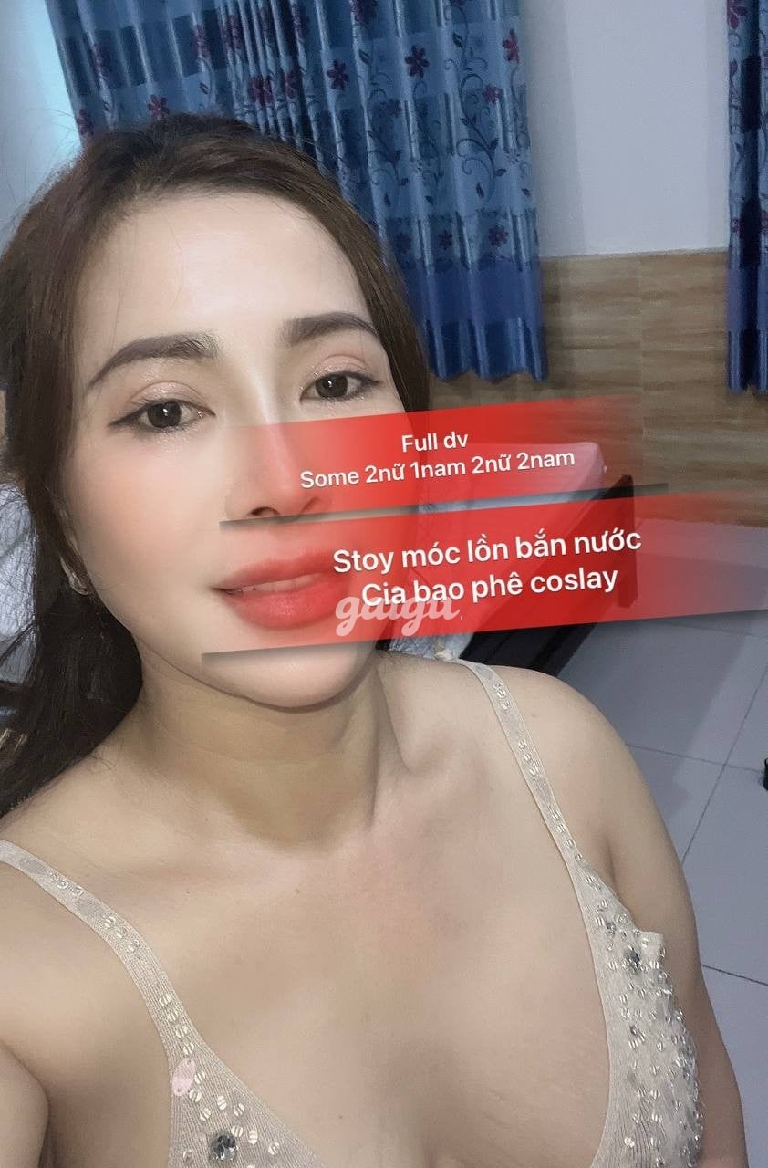 THUÝ NGỌC , DÂM DÂM CÔ NƯƠNG , VÚ TO KẸP XÚC XÍCH 第3张