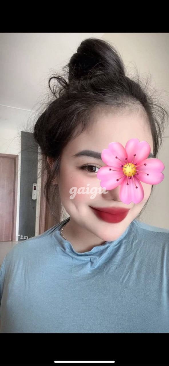 YẾN NHI 2K FACE CỰC XINH BODY CỰC NUỘT LÀ ĐÁNG YÊU 第3张
