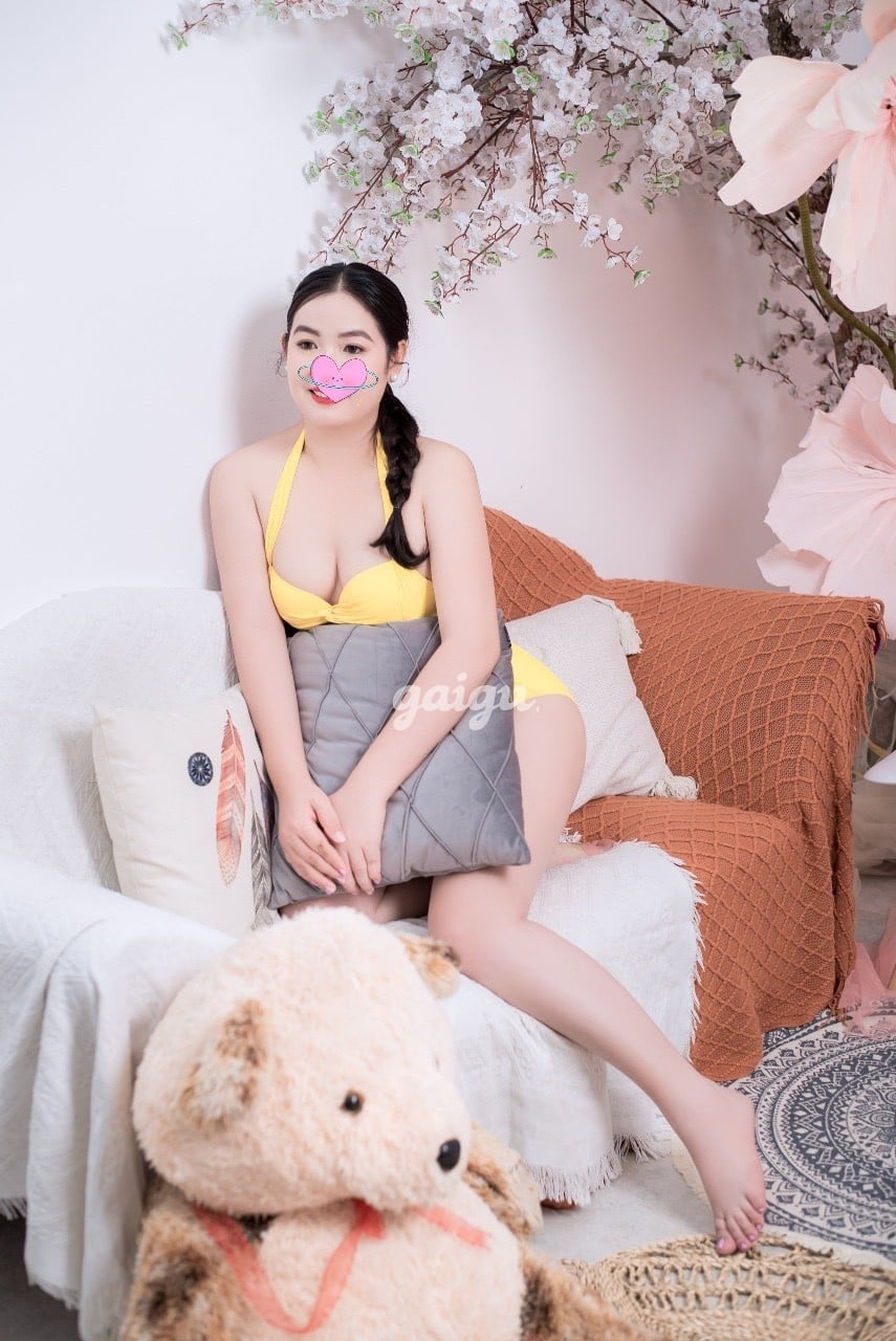 THÚY QUỲNH Hotgirl 3 Vòng Tuyệt đẹp Cực Kỳ Nóng Bỏng