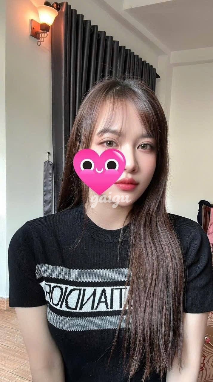 THÙY LINH - NGỌT NGÀO DUYÊN DÁNG VÀ DÂM NGẦM
