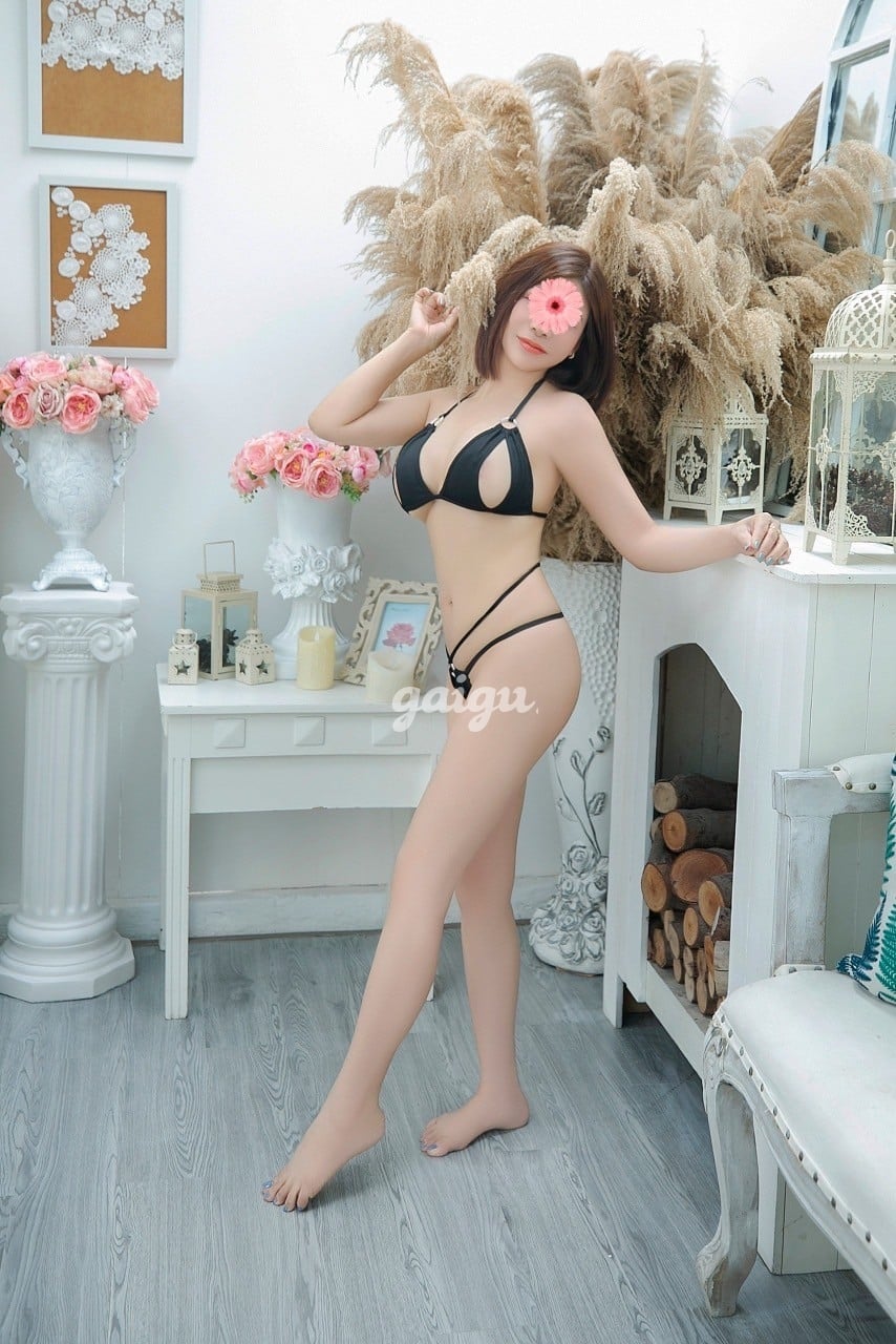 Khánh Linh Gái Gọi Chân Dài 第2张