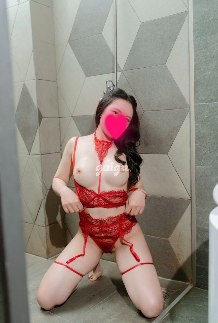 HÀ VY ~ DA TRẮNG ~ DÁNG CAO ~ DỄ THƯƠNG LÀM TÌNH ĐỈNH CAO - 越南