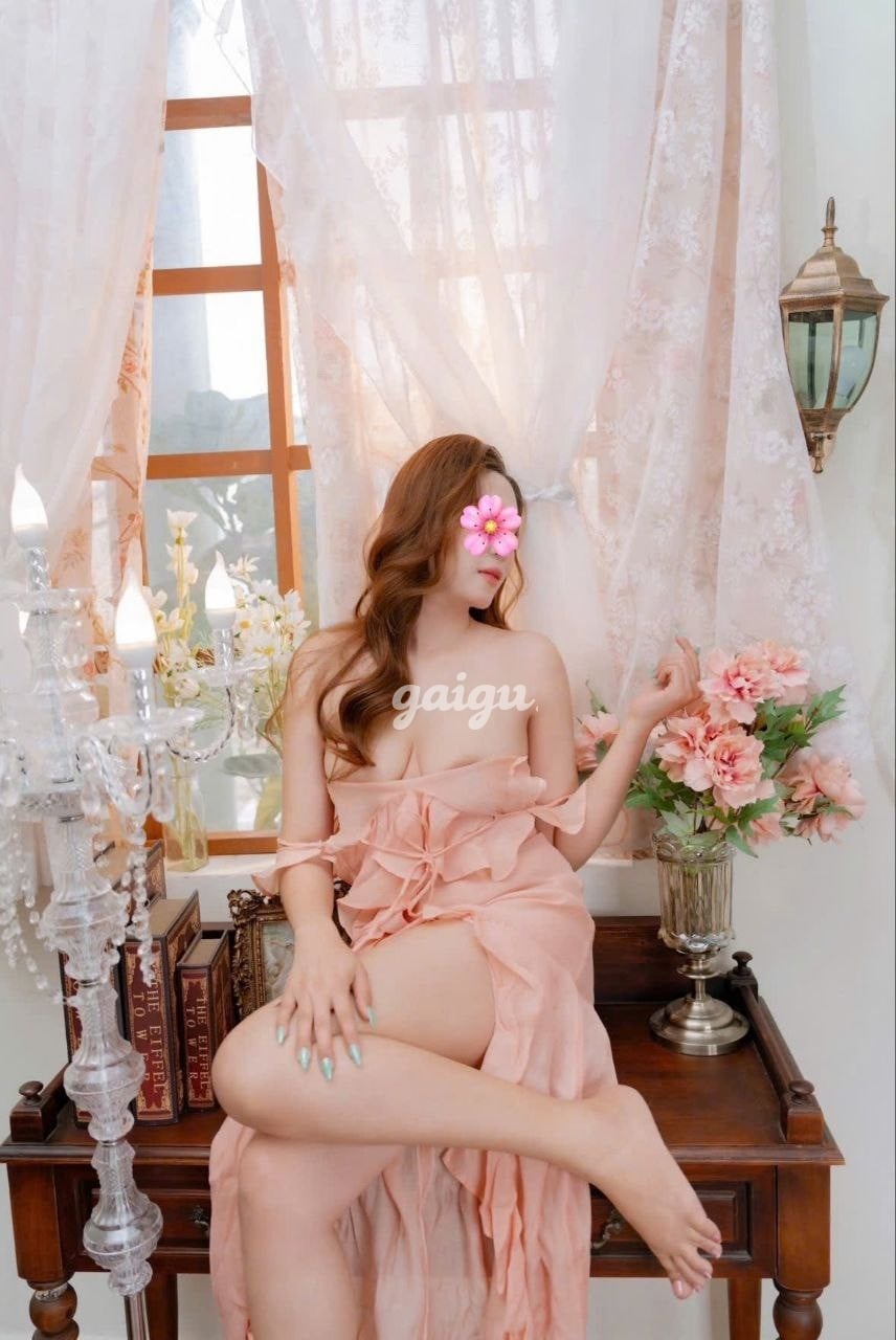Yến Vy - Em Gái Siêu Dâm, BJ Đỉnh Cao, Phê Tới Nóc 第3张