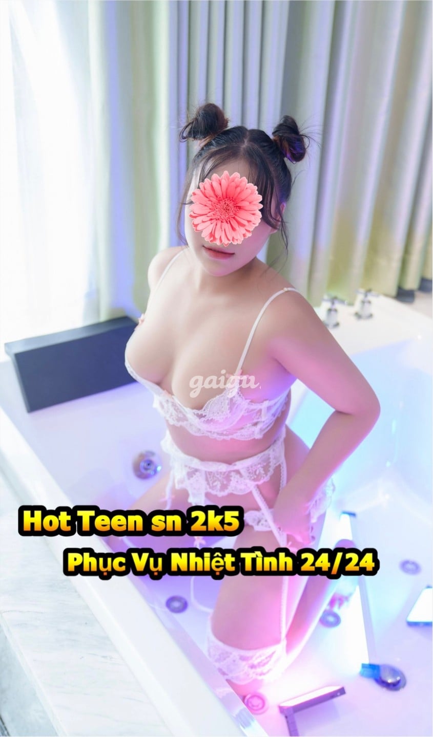 NEW THUỲ CHI THIÊN THẦN GÁI XINH NON TƠ CHIỀU KHÁCH THOẢ MÃN ĐẲNG CẤP BÚ MÚT CHUẨN GOOD