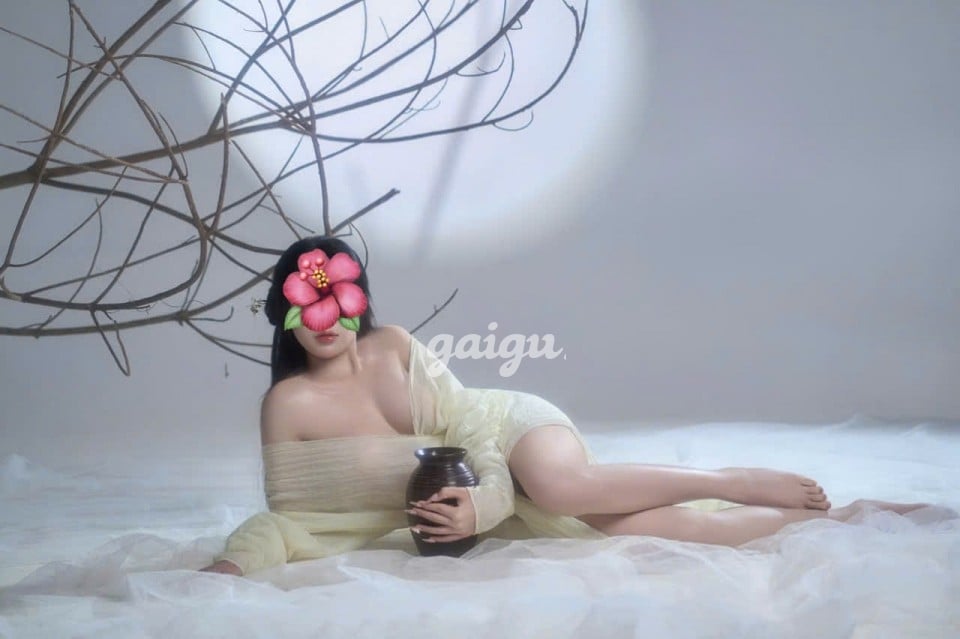 GÁI MIỀN TRUNG HẠ VI  _NGỰC TO, MÔNG CONG LÀM TÌNH PHÊ 第2张