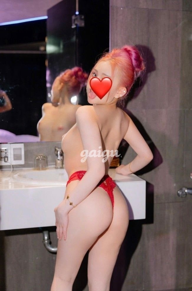 Hoài An - Em Gái Xinh Mịn, Body Cực Nuột
