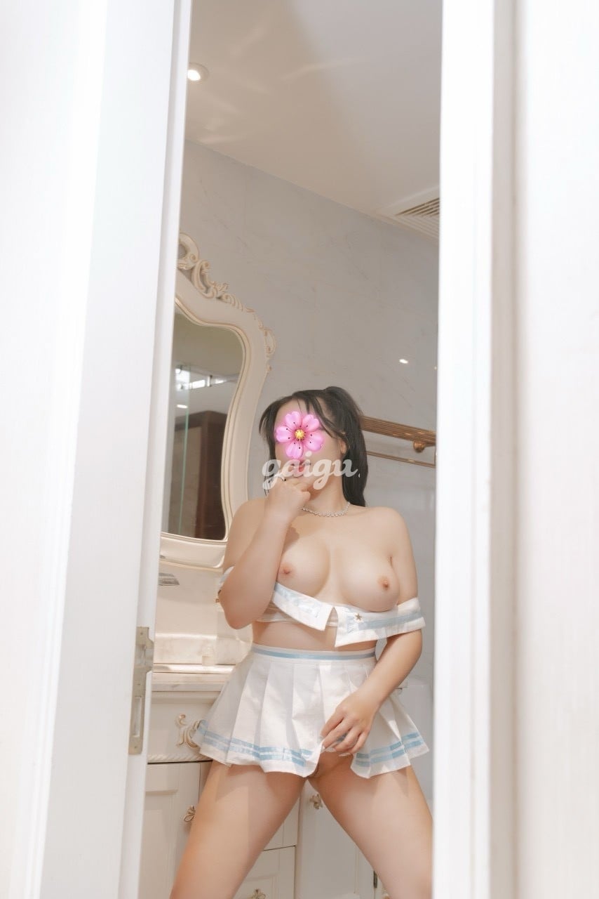 ❤KHẢ HÂN 2K1❤- Gái Mới Lớn, MÚP, XINH, NON Xanh Tươi Mơn Mởn 第2张