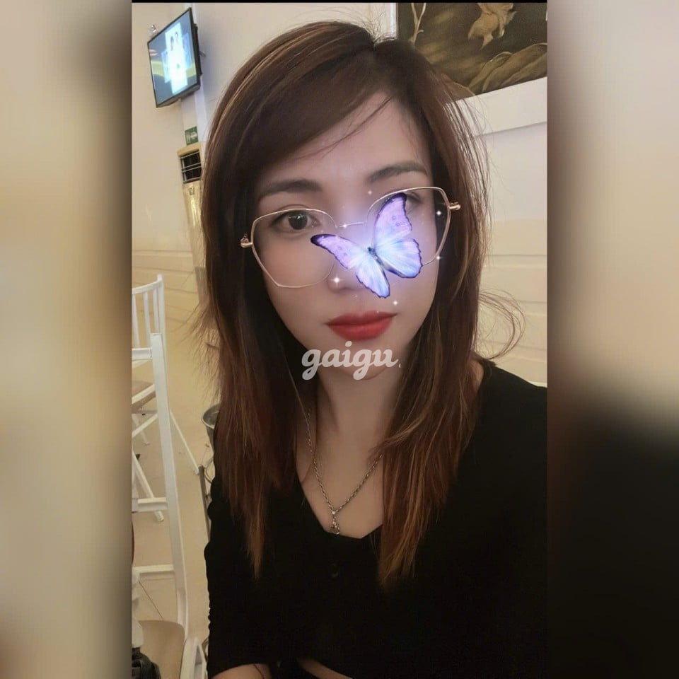 GÁI DÂM BÉ TRÀ LÀM TÌNH BAO PHÊ CHIỀU KHÁCH NHƯ THƯỢNG ĐẾ 第3张