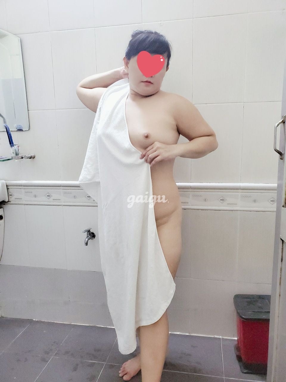 GÁI QUÊ YẾN NHI,EM GÁI NGOAN HIỀN,CHIỀU KHÁCH BÚ LIẾM MIỆT MÀI 第2张