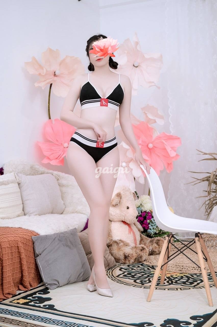 SIÊU MẪU BÉ NHI CHÂN DÀI BÚ LIẾM 69/96 RẤT ĐIÊU LUYỆN  DÂM NHƯ PHIM SEX NHẬT 第2张