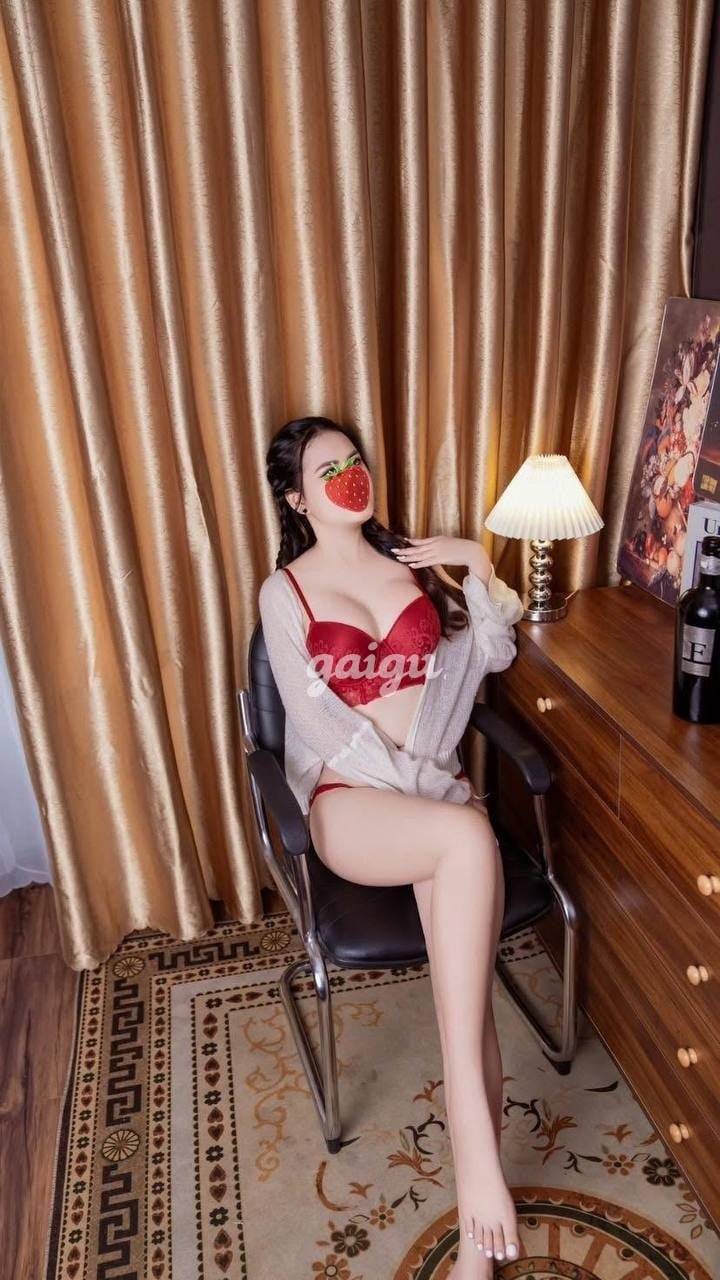 BÉ KIM CƯƠNG XINH GÁI,DÁNG ĐẸP,NÚT LƯỠI , MÚT CHIM NHƯ NGƯỜI TÌNH 第4张