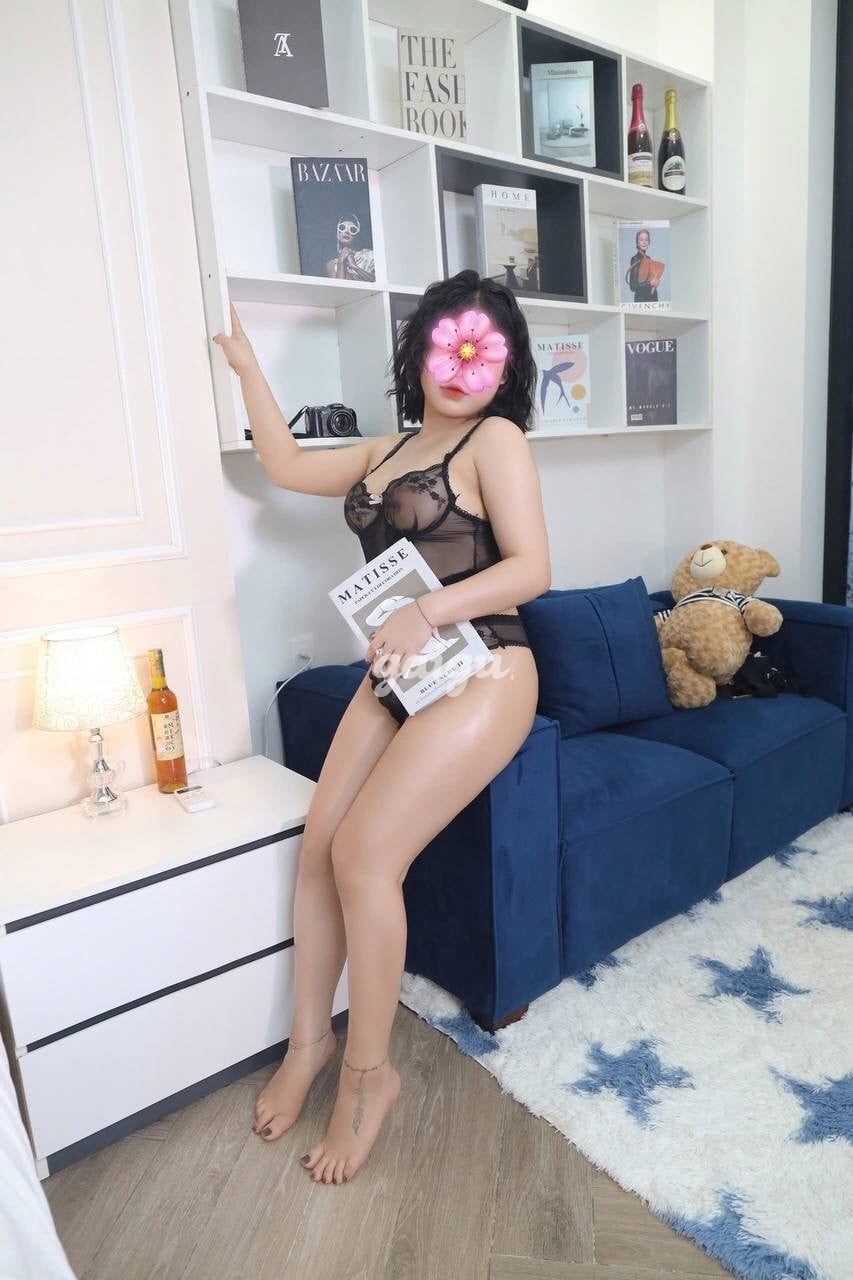 Linh Nhi 2k4 CHUPY MÚP MÚP BÚP MĂNG NONE CỦA AE ĐÂY 第2张