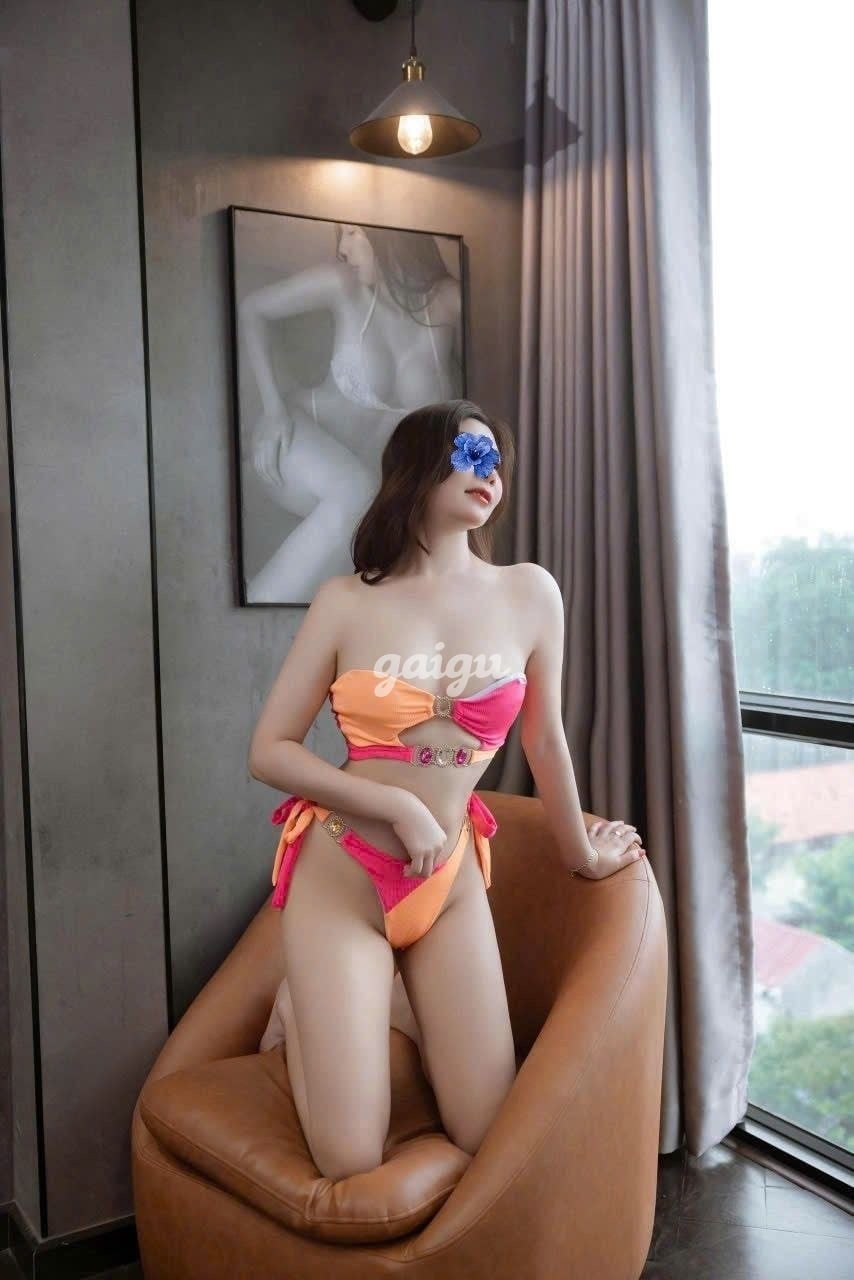 Khánh Linh Ngọt Ngào Xinh Xắn Body Cực Nét 第2张