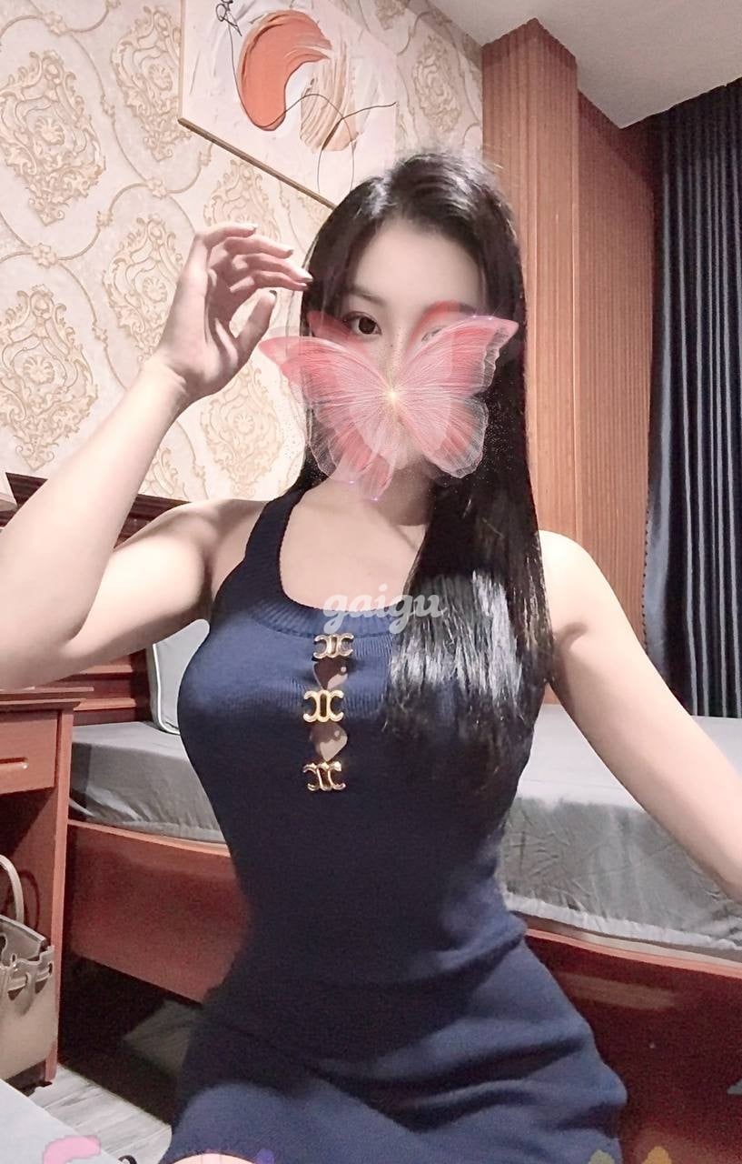 Yến Nhi - Siêu Phẩm Dễ Thương Thân Thiện Chiều Khách