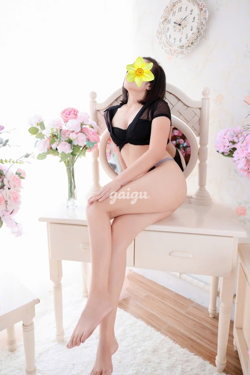 THANH NGÂN - DÁNG ĐẸP LÀM TÌNH HAY - CHUYÊN KHOA KÈN SÁO - KHIẾN VẠN NGƯỜI MÊ 第6张