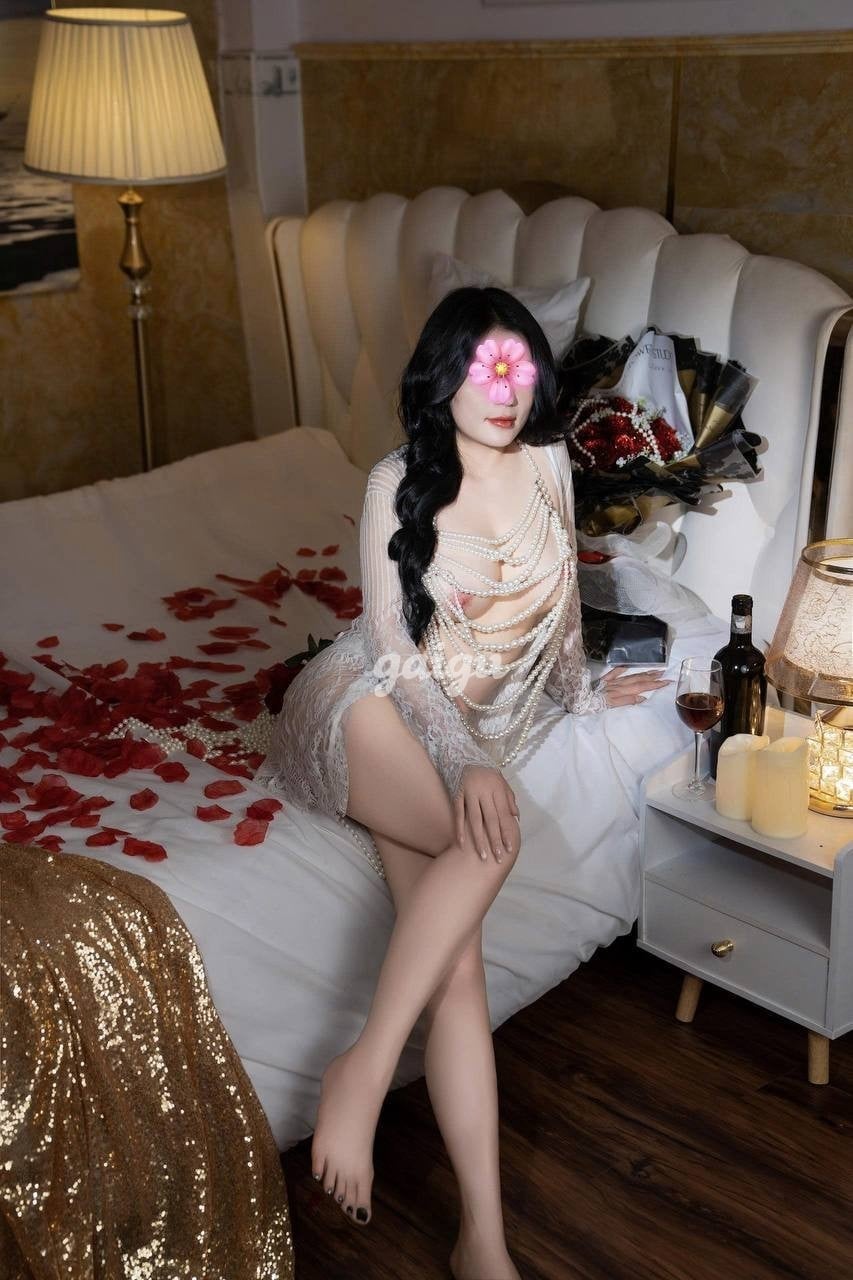 KHÁNH LINH - NGỰC NỞ MÔNG CONG BÍM MÚP CHIỀU KHÁCH 第8张