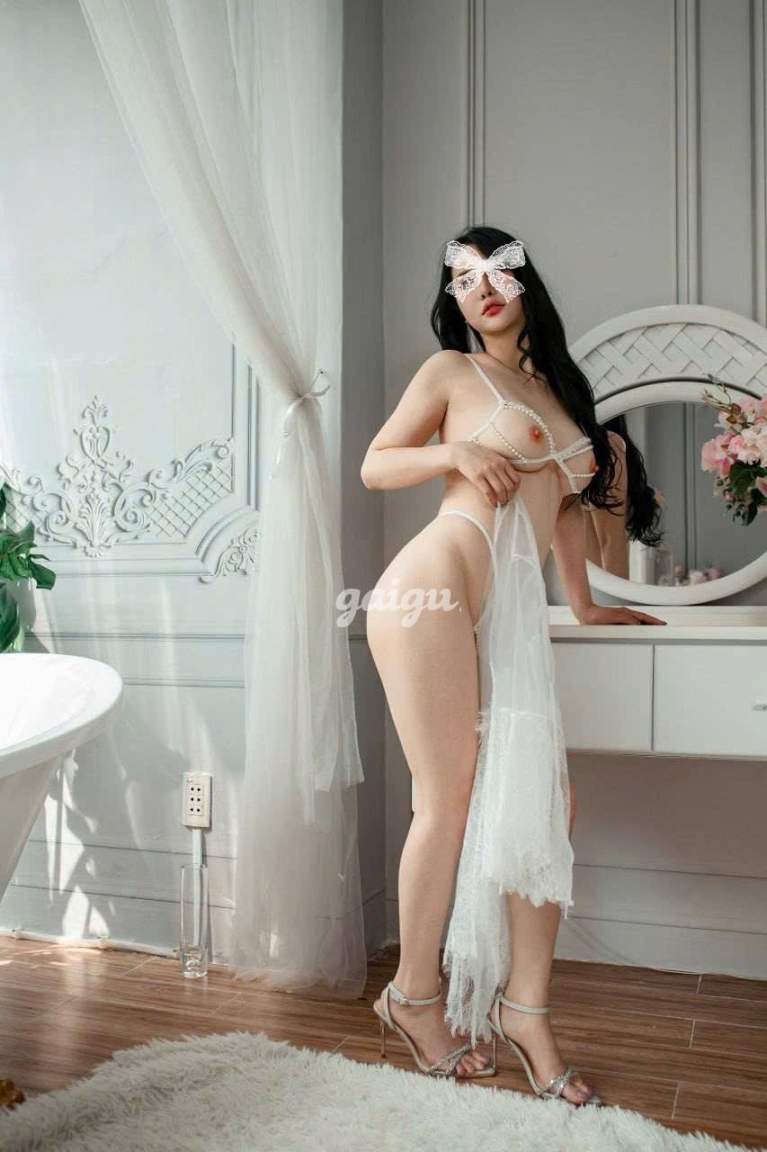 QUỲNH NGA XINH SANG BODY BỐC LỬA CUỐN HÚT 第3张