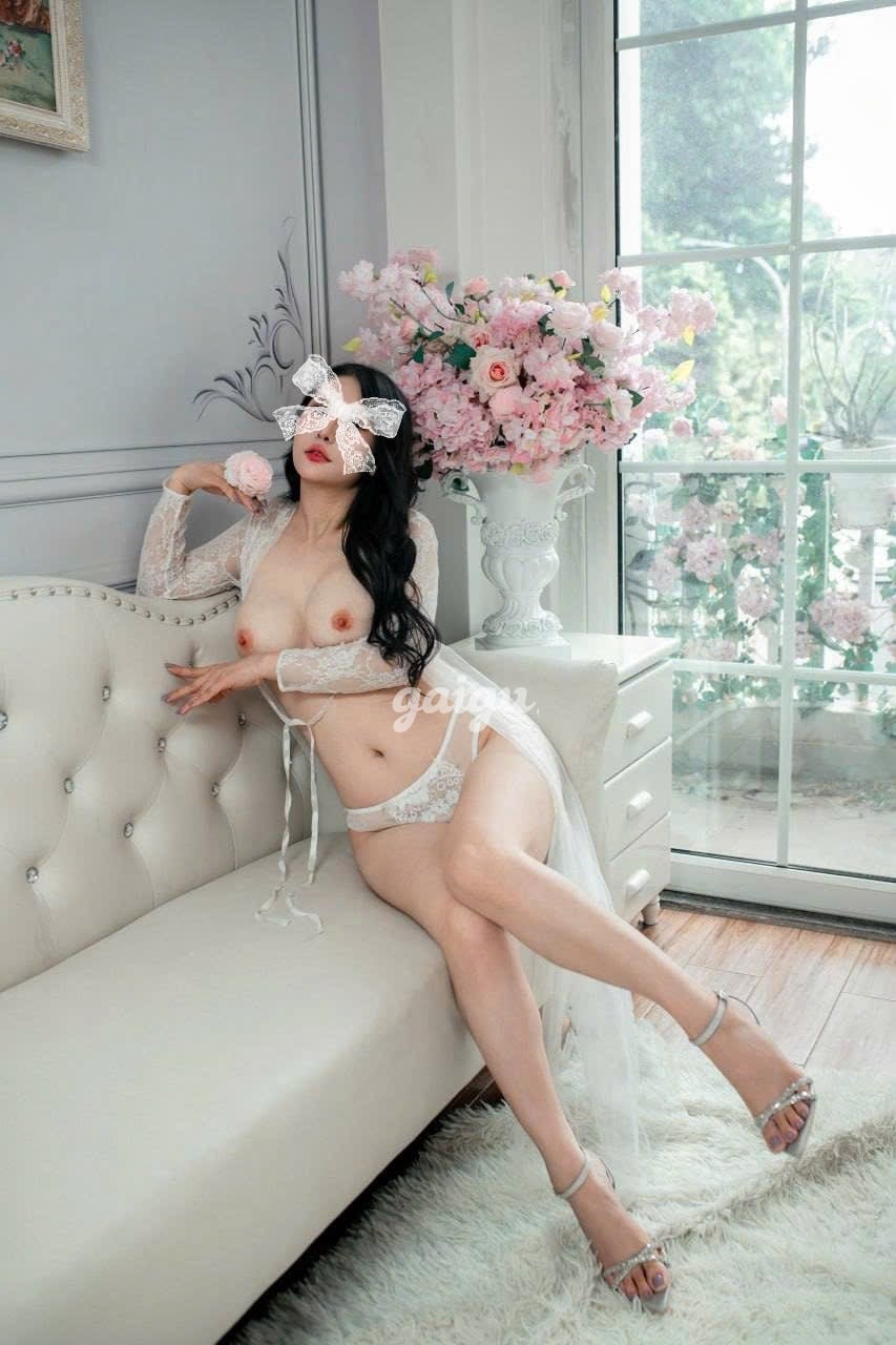QUỲNH NGA XINH SANG BODY BỐC LỬA CUỐN HÚT 第4张