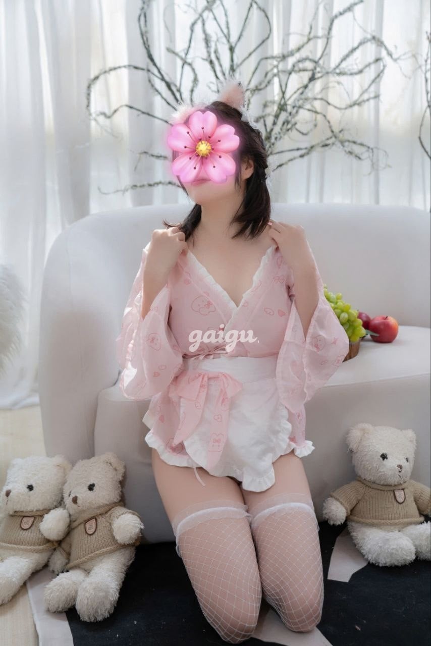 Khánh Chi- Nhỏ Nhắn, Ngoan Dâm Và Rất Chiều Khách 第6张