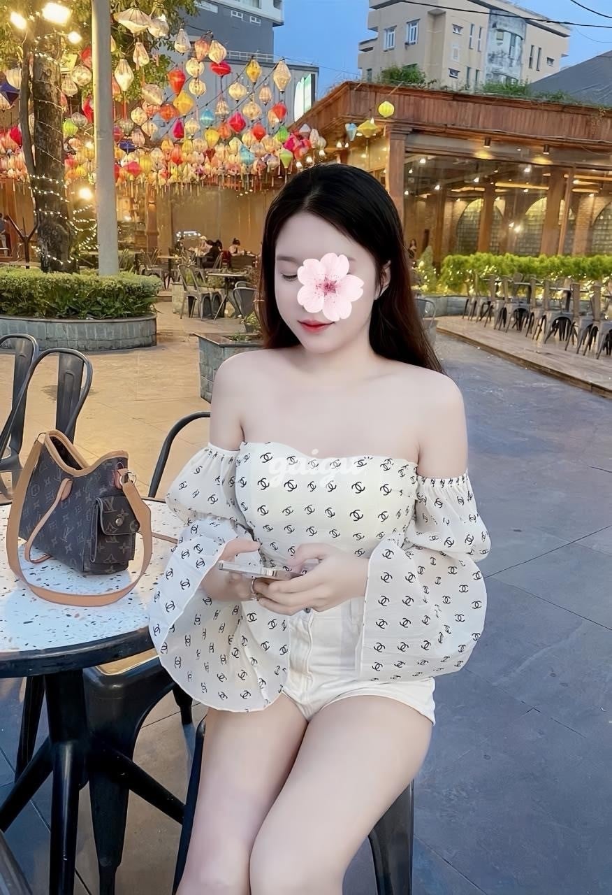 PHƯƠNG NHI 2K4 VẺ ĐẸP RẠNG RỠ,CẶP VÚ NON TƠ CHẤT LƯỢNG NGUYÊN VẸN 第3张