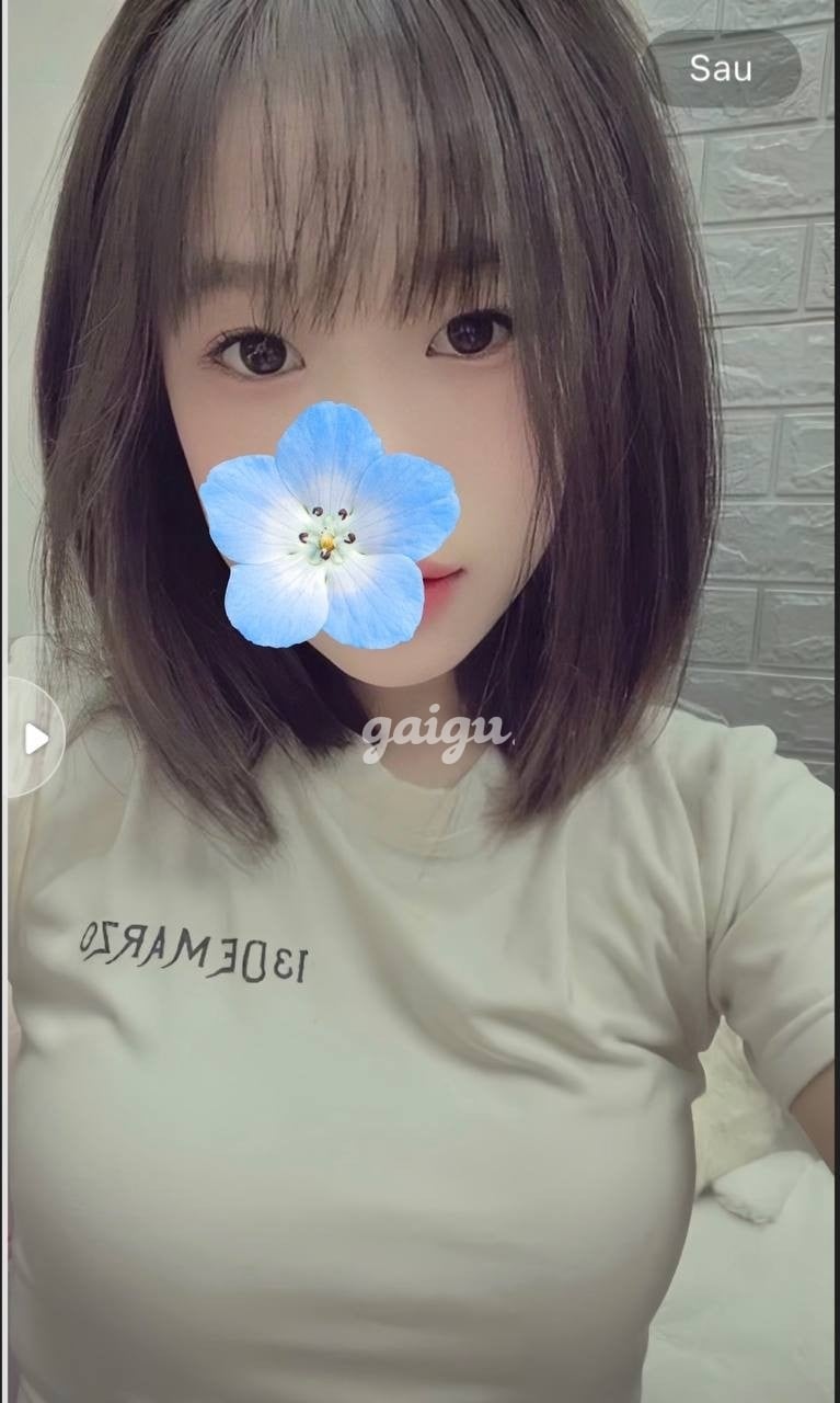Kiều Nhi- Em Hàng Dể Thương , Nhẹ Nhàng Hấp Dẫn!!!