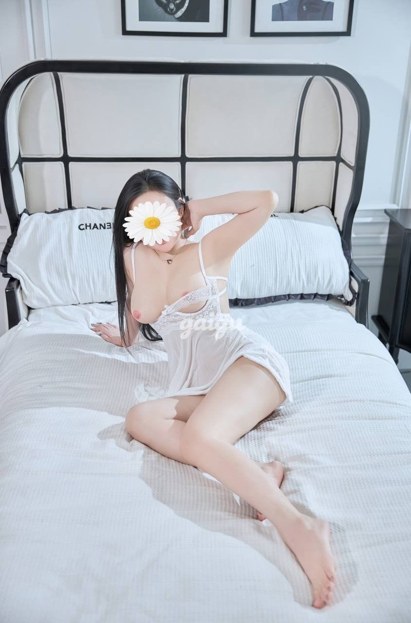 UYÊN NHI - Nét đẹp Như Thơ Và ánh Mắt Như Mộng Mơ 第2张