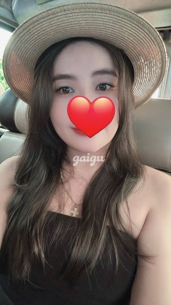 Bé Dâu Em Gái Trắng Trẻo Xinh Xắn