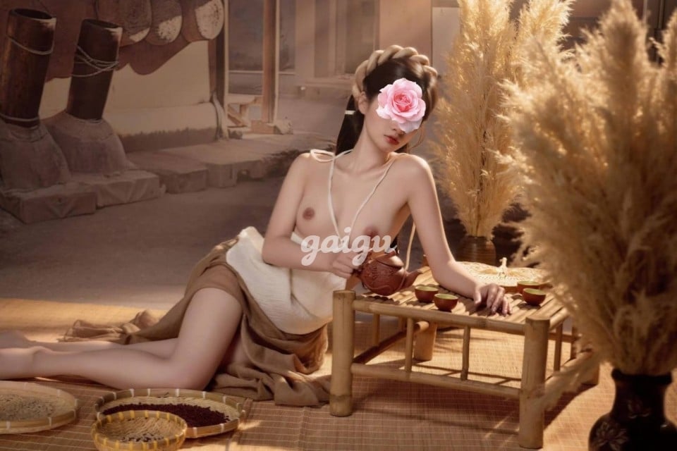 NEW HOT PÉ MIN MẶT XINH DA TRẮNG VÚ BƯỚM NGON ĐÁNG YÊU 第8张