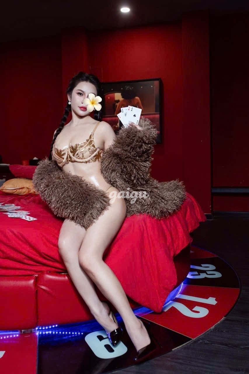 GÁI DÂM TÚ ANH  LÀM TÌNH BAO PHÊ BODY GỢI CẢM 第7张