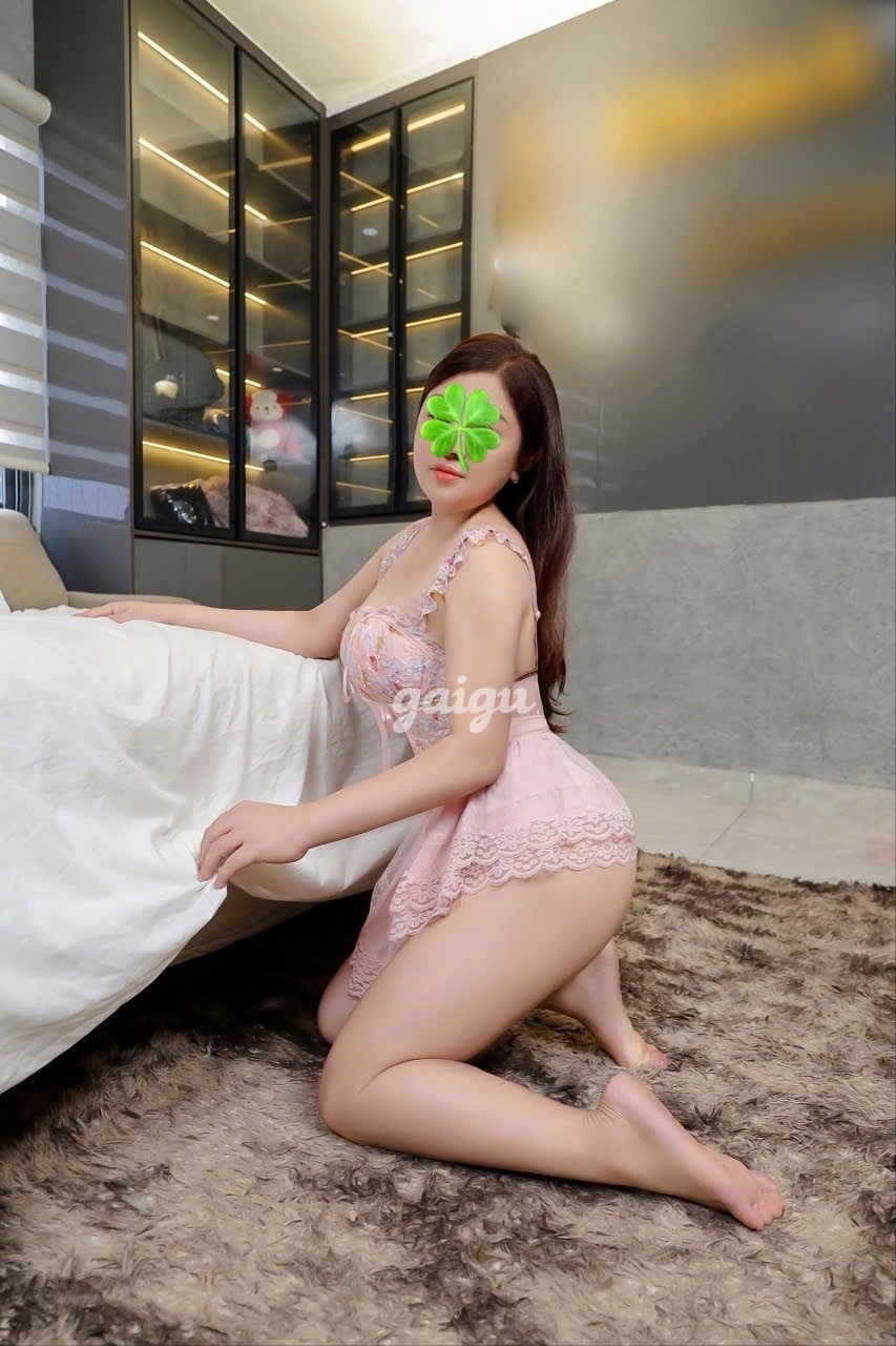 HẠ VY - VÚ BỰ MÔNG TO - DÂM ĐÃNG TÌNH CẢM - CHIỀU KHÁCH NHƯ NGƯỜI YÊU 第5张