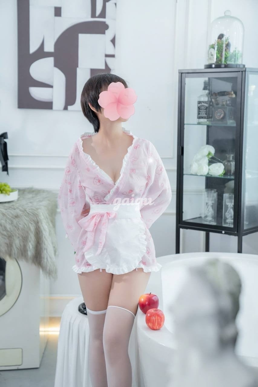 HOÀNG YẾN EM GÁI QUÊ DỄ THƯƠNG CHIỀU CHUỘN KHÁCH HÀNG MỚI VÀO NGHỀ 第3张