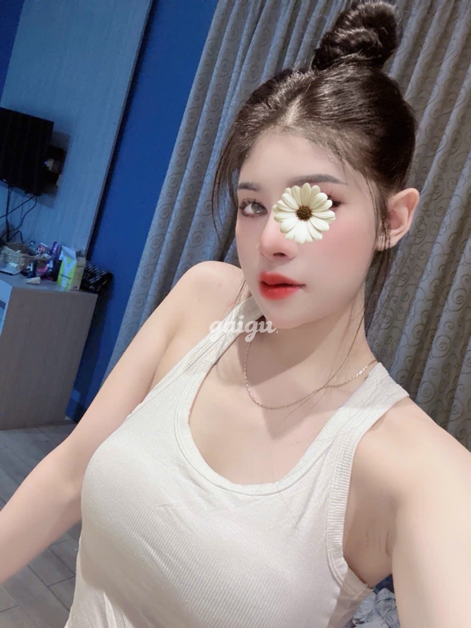 TRANG TÂY- EM GÁI MẶT XINH LAI TÂY MỚI TINH TƯƠM