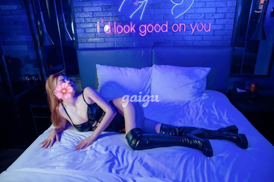 NGỌC THỦY XINH XẮN SEXY BÚ CU LIẾM NHƯ PHIM SEX MỸ CỰC DÂM 第7张