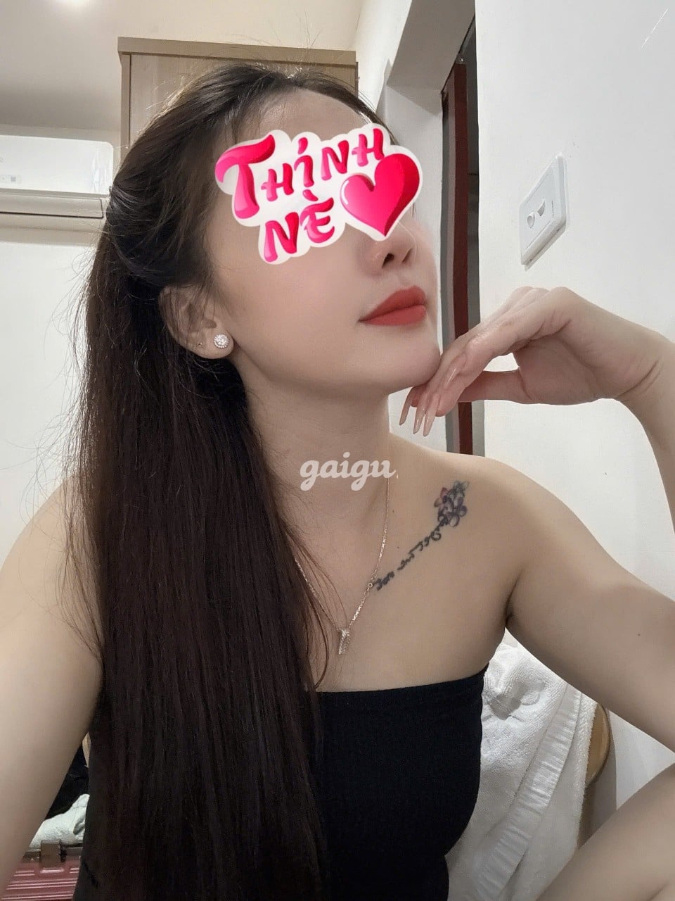 Khả Ngân,Da Trắng Mịn,Mặt Xinh Tây, Thân Hình Bé Nhỏ, Hàng đẹp Bím Hồng
