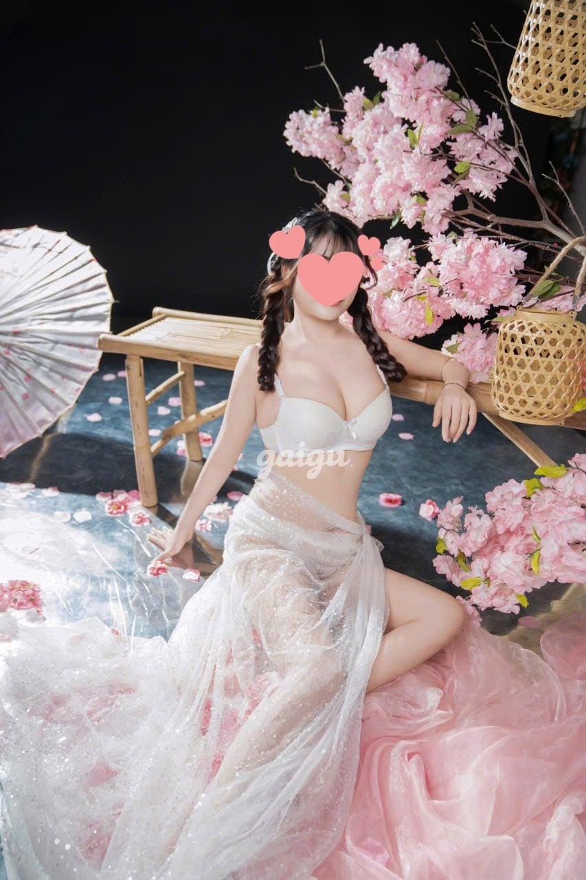 Anh Thư Dâm Đãng Đáng Yêu - Vú To Mông Mẩy Căng Tràn - Làm Tình Đỉnh Cao