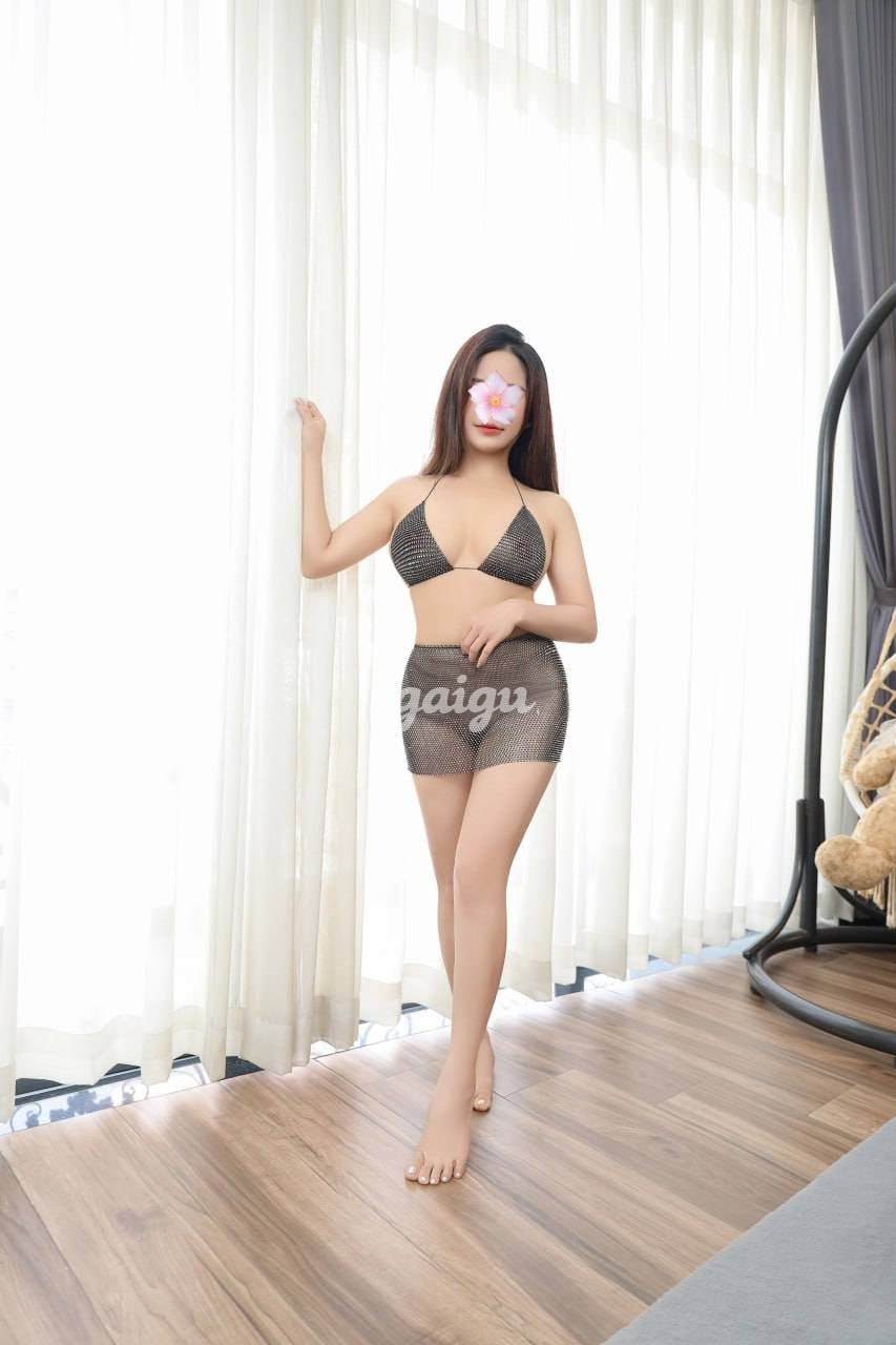 Dung Nhi - Không Phải Quá Lời Chứ Em Này Vô Cùng Tuyệt Vời 第3张