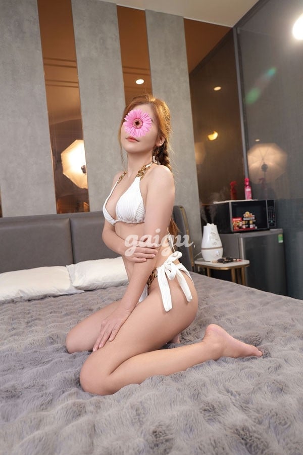 KHÁNH VÂN - Sexy Dâm Thần - Chiều Khách Tê Tái