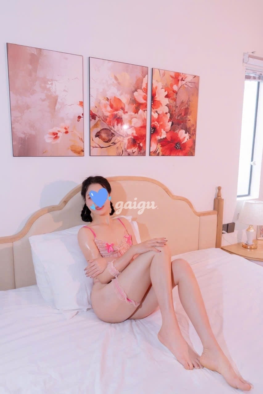 Phương Linh- Em Hàng Nhẹ Nhàng , Dâm Ngon Ngoan!