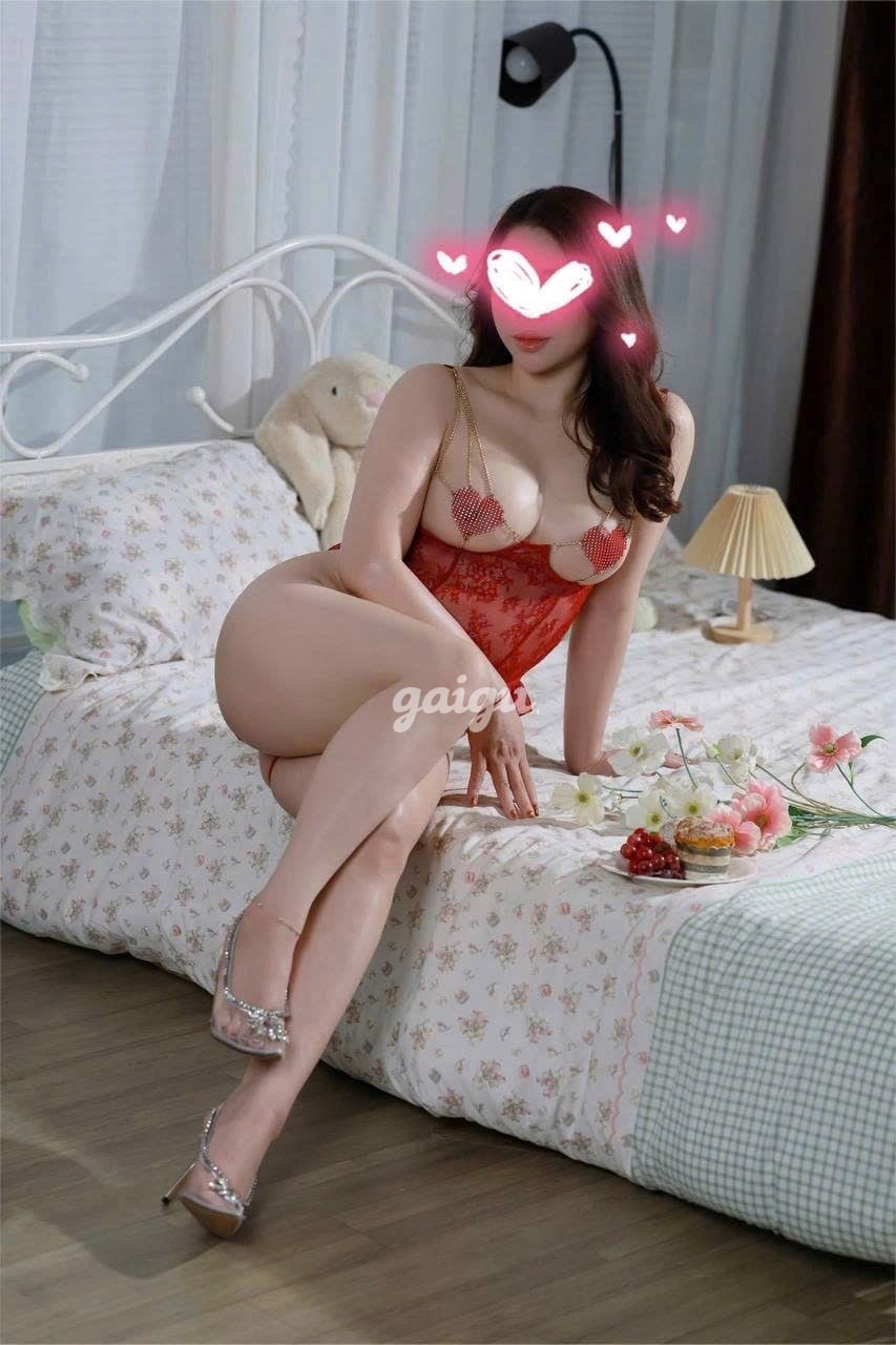 YẾN TRANG-NỮ THẦN FACE CỰC XINH-MÔNG BÍM CĂNG MỌNG 第5张